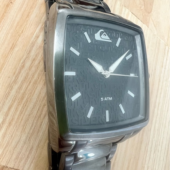 Quicksilver the quad men’s rectangular gunmetal gray watch NEW BATTERY - Picture 3 of 12